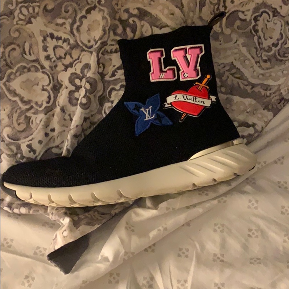 LV Black Heart Sock Sneacker - Picture 2 of 7